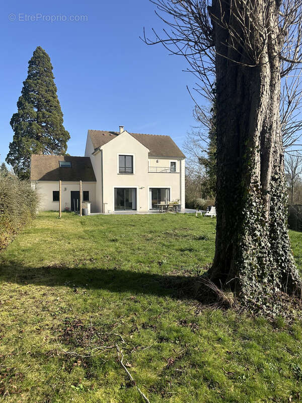 Maison à CRESPIERES