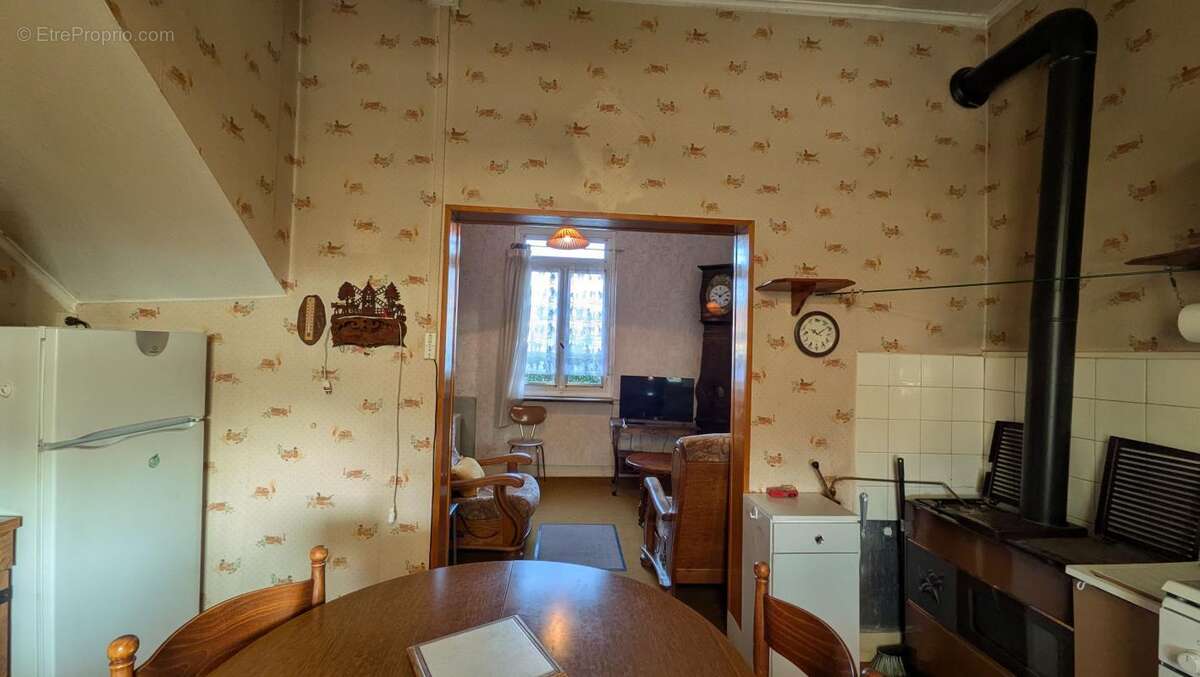 Maison à LA BATIE-MONTGASCON