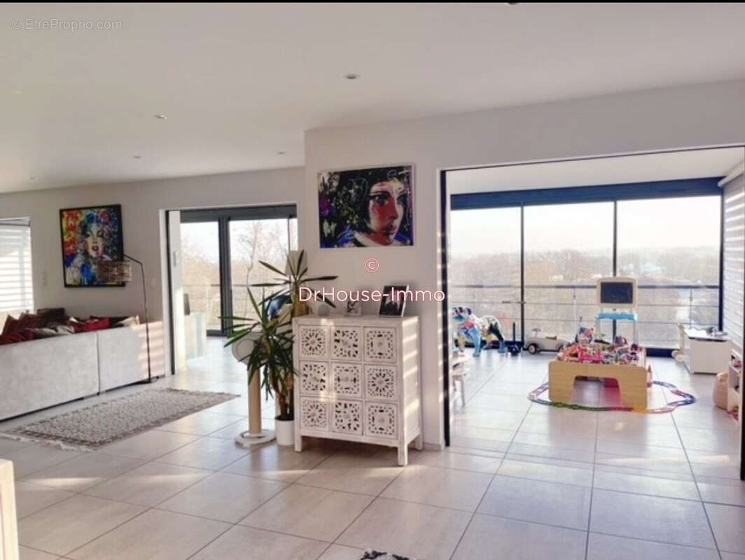 Maison à AMILLY