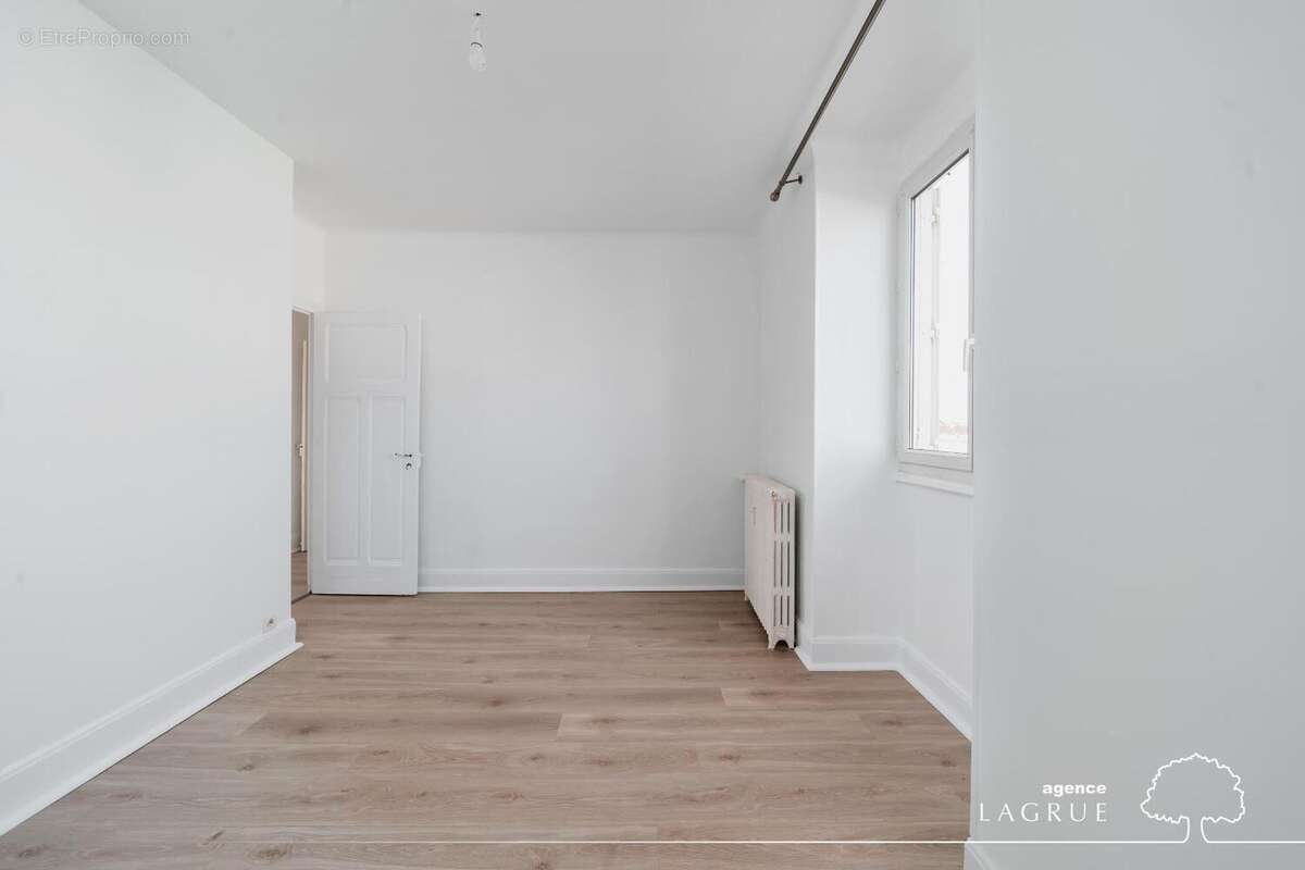   - Appartement à NEUVY