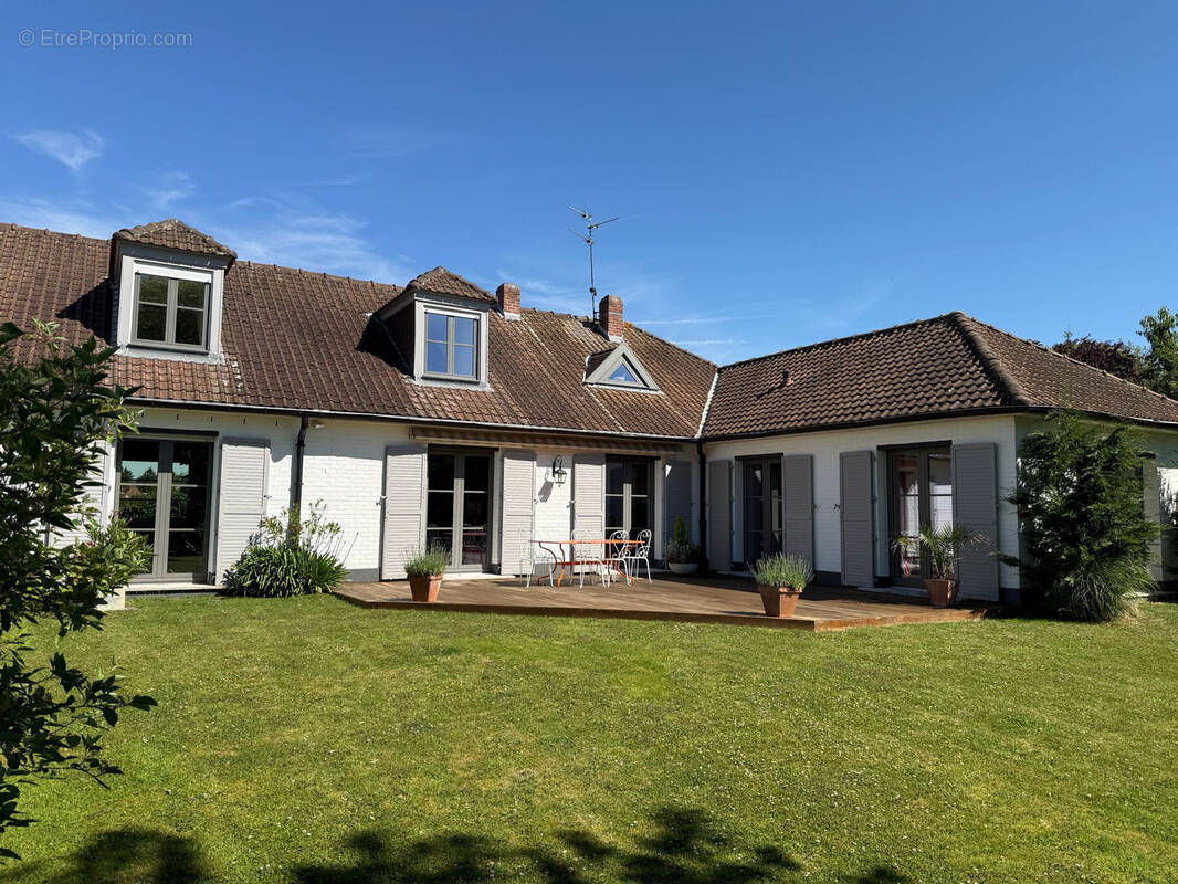 Maison à LA CHAPELLE-D'ARMENTIERES