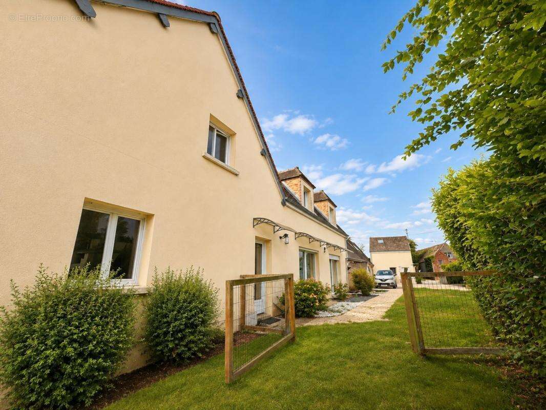 Maison à vendre 9 pièces Proche de AUNEUIL (60) - photo 8