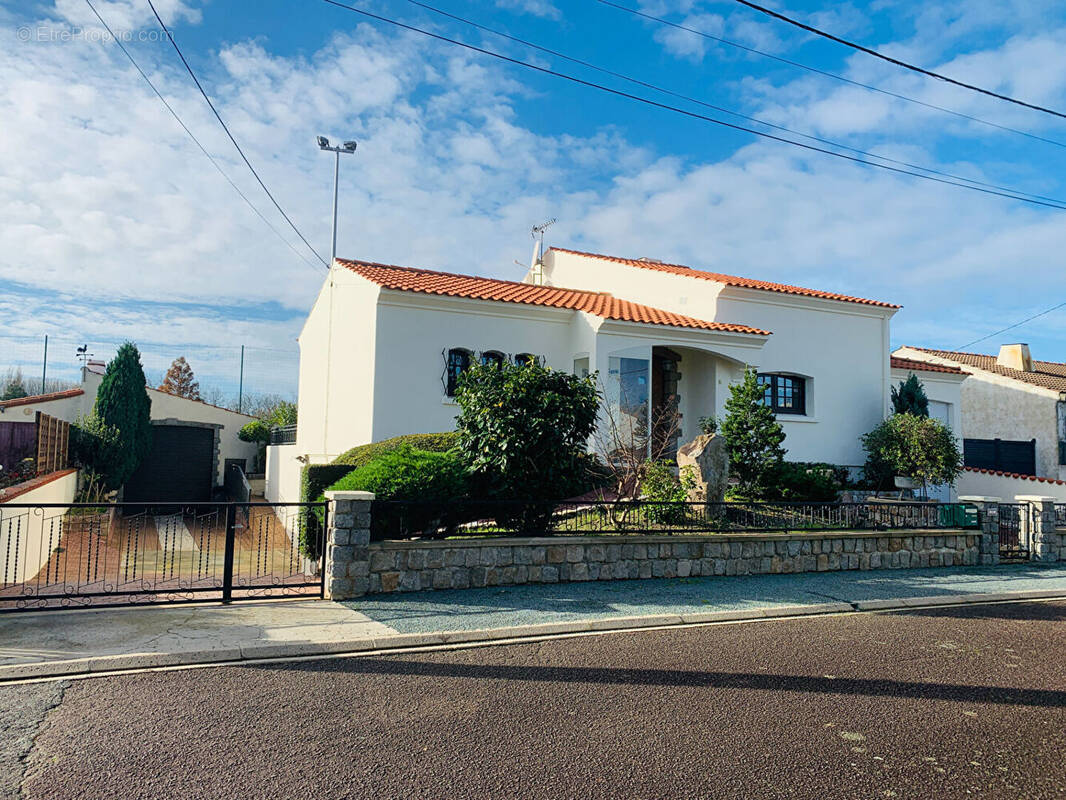 Maison à COMMEQUIERS