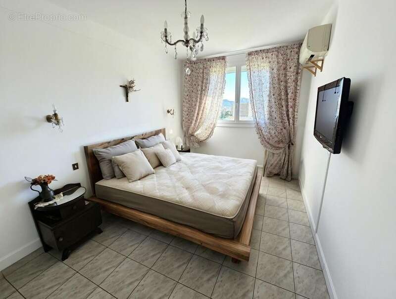 Appartement à MARSEILLE-5E