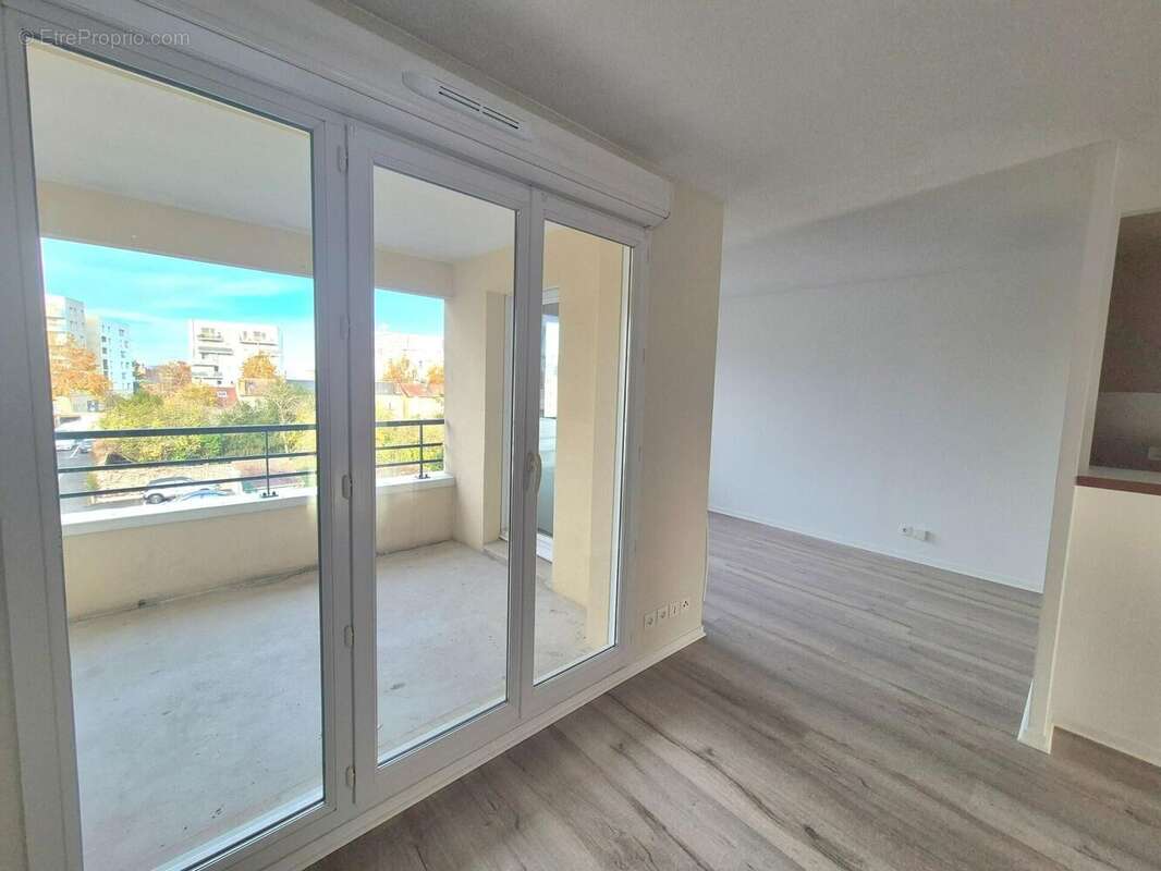 Appartement 61 m² à Mantes-La-Ville  - photo 2