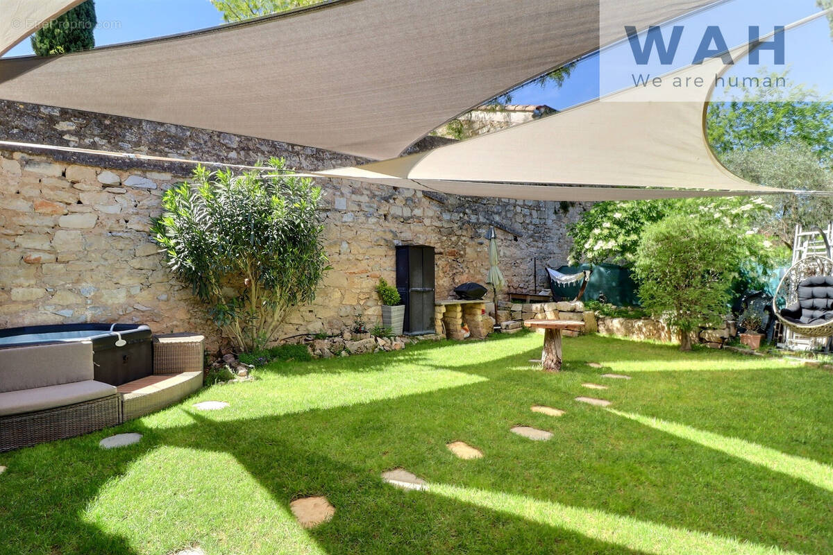 Maison à SAINT-BRES