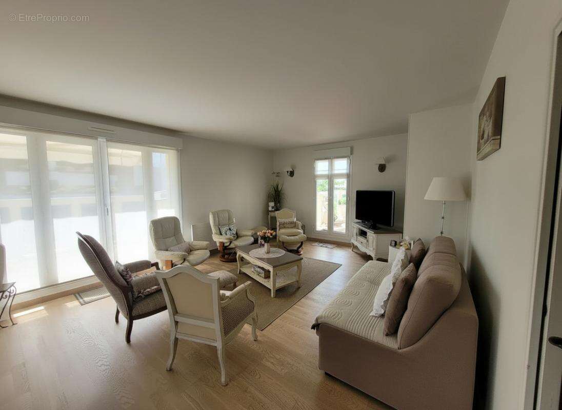 Appartement à ENGHIEN-LES-BAINS