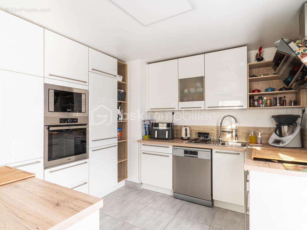 Maison sur sous-sol avec un réel potentiel ! - photo 7