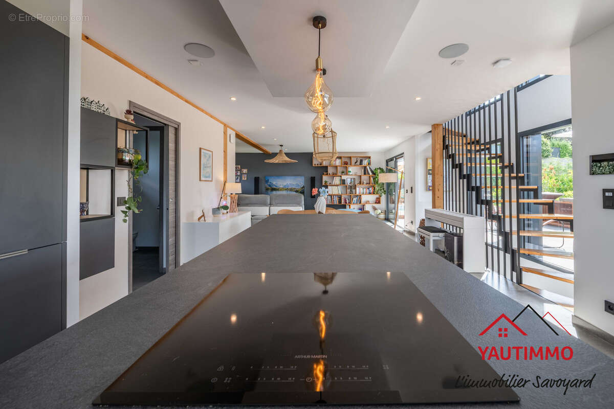 Maison à CRANVES-SALES