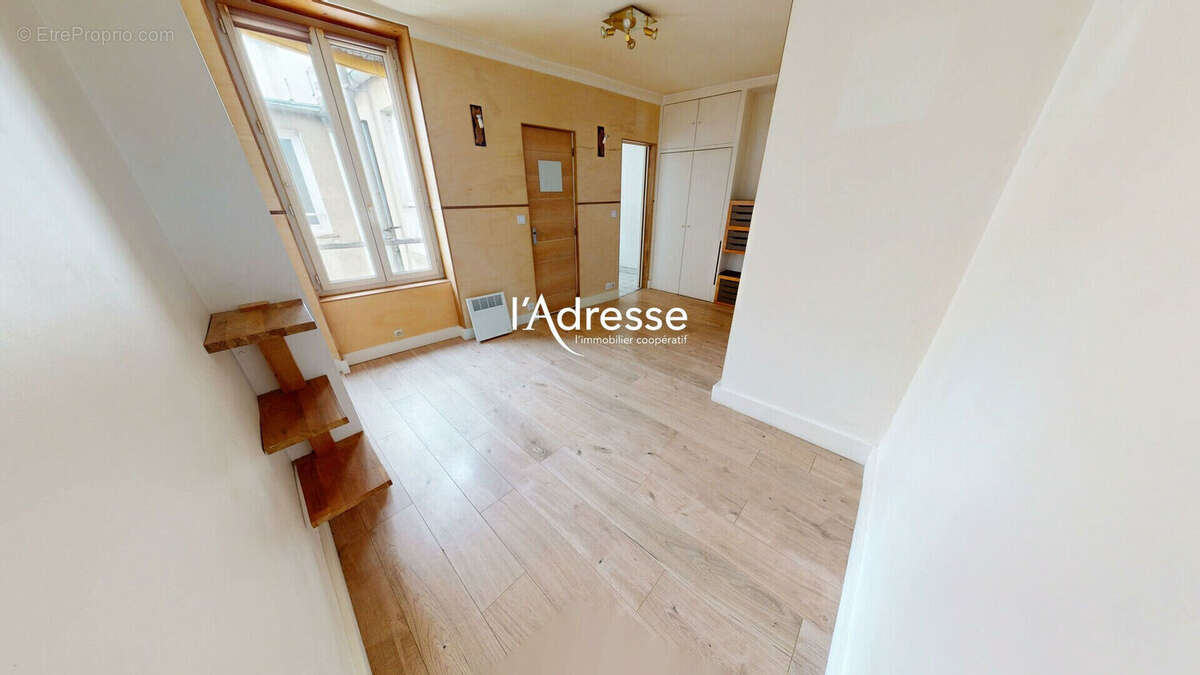 Appartement à PARIS-11E