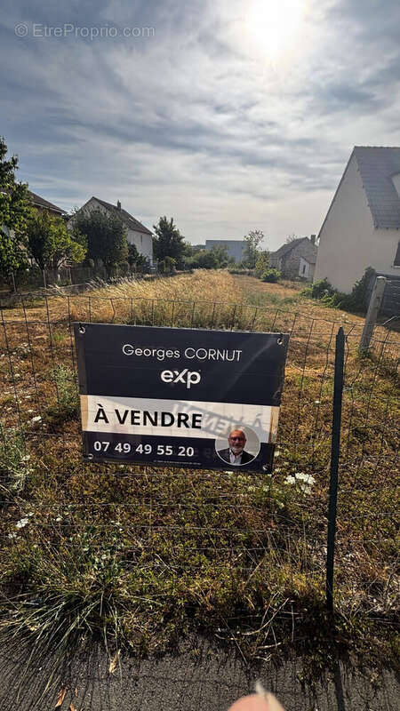 Terrain 1053 m² à Moneteau  - photo 5