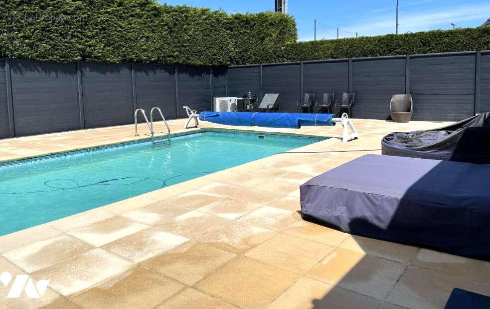 Maison à SAINT-MARTIN-BOULOGNE