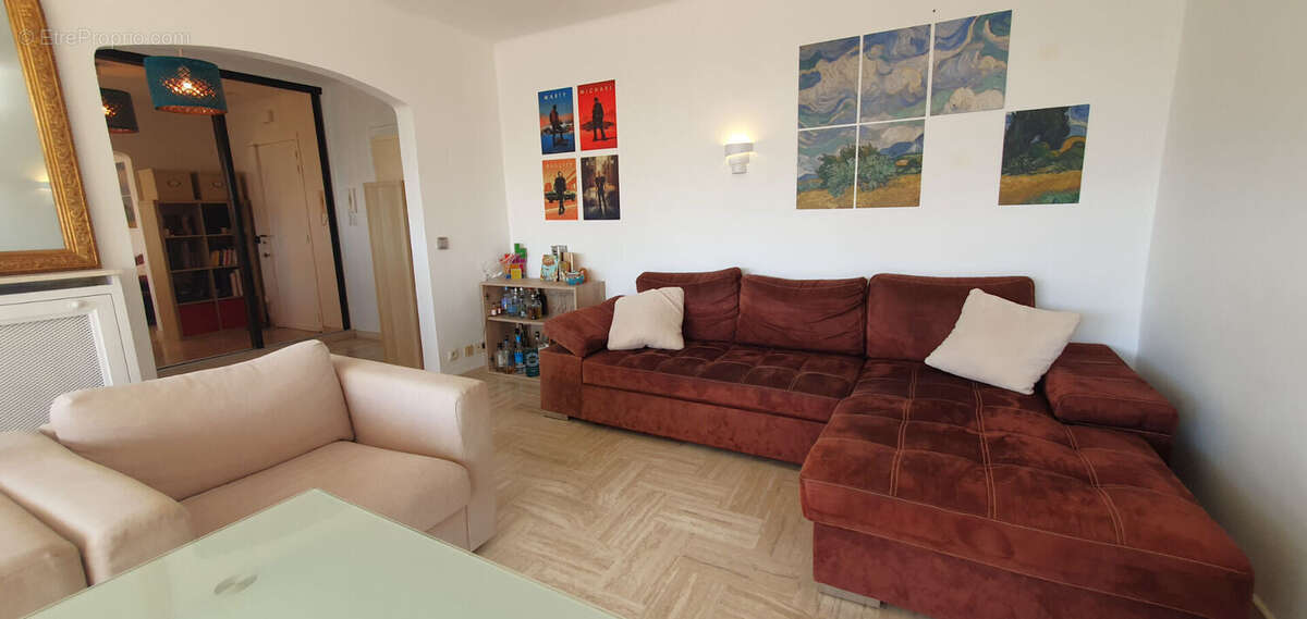 Appartement à MANDELIEU-LA-NAPOULE