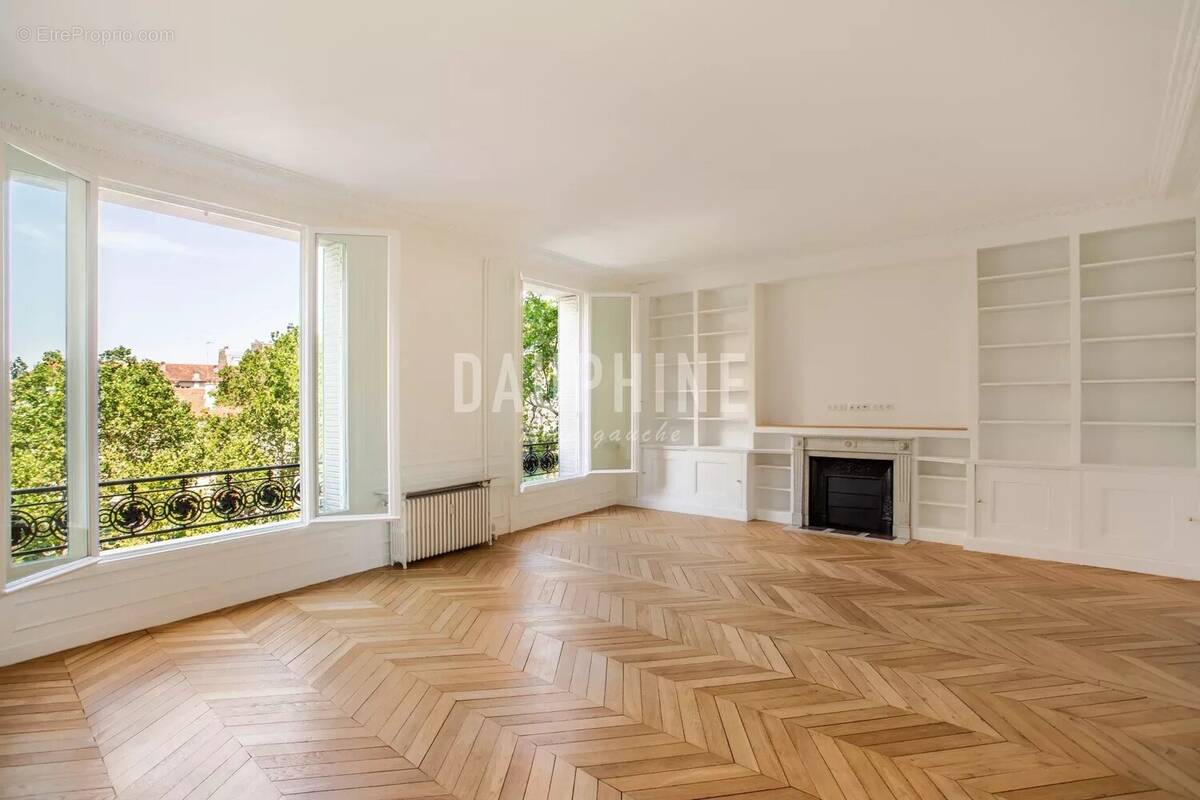 Appartement à PARIS-14E