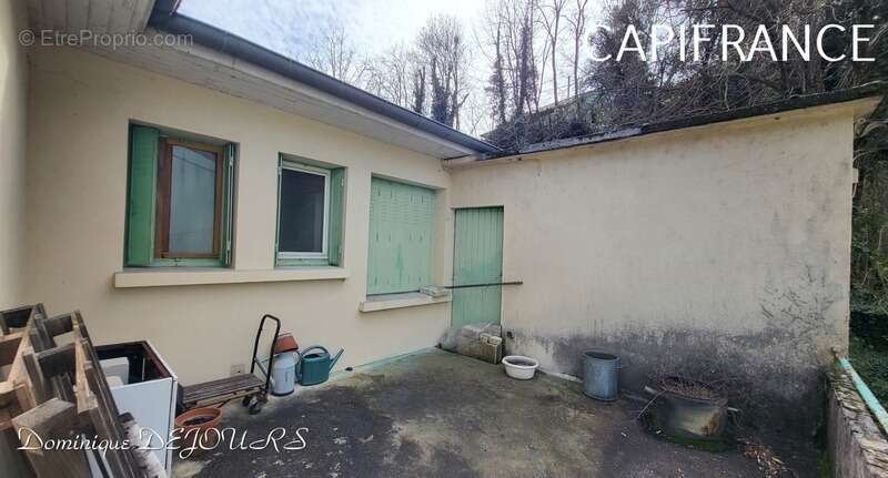 Maison à SAINT-SAUVEUR-DE-MONTAGUT