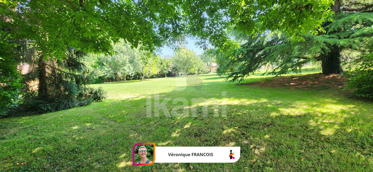 Maison à LIORAC-SUR-LOUYRE