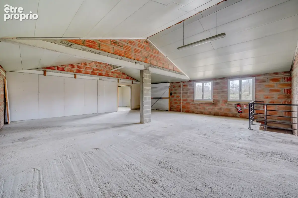 Bâtiment de 600m2 sur parcelle de 1000m2 - photo 8