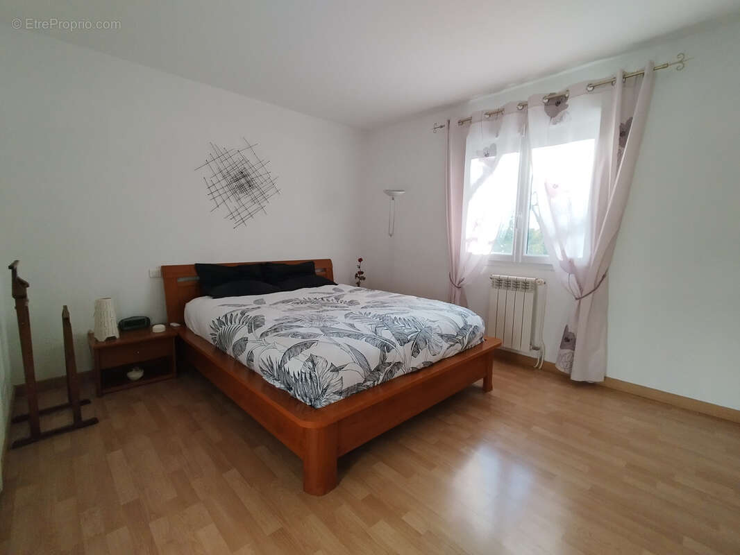 Maison à NERONDE-SUR-DORE