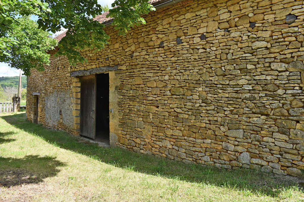corps de ferme Aubas 5 pièce(s) 95 m2 - photo 8