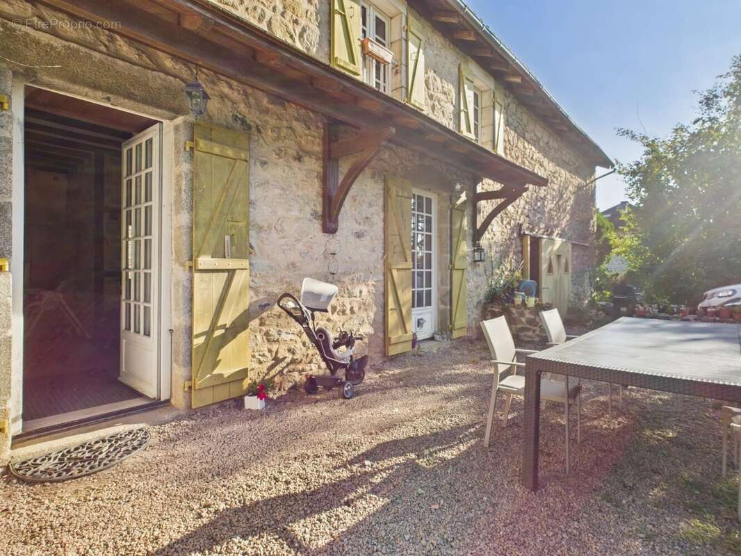 Maison à ABJAT-SUR-BANDIAT