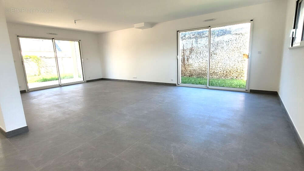 A 2 pas des commerces maison  contemporaire récente de 5 pièces principales 116 m² habitables, grand garage, terrain 373m² - photo 3