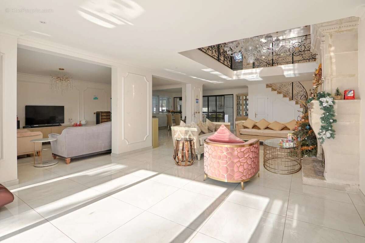 Maison à SAINT-MAUR-DES-FOSSES