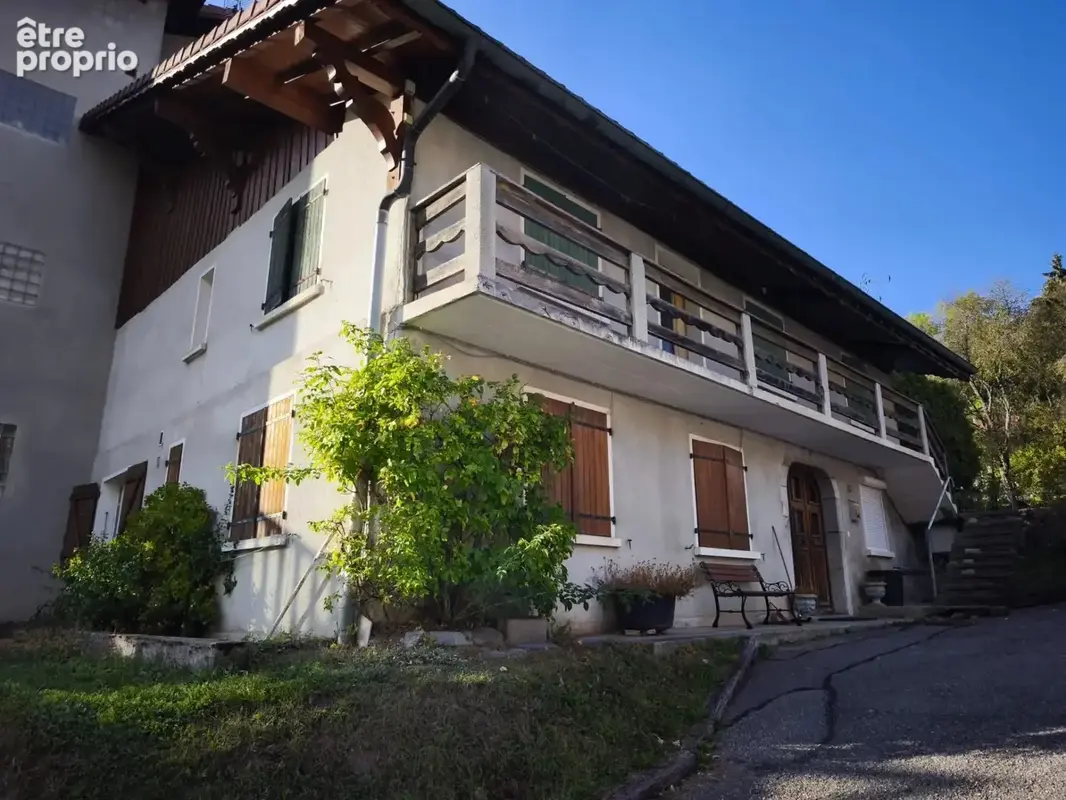 Grande maison mitoyenne à rénover - photo 2