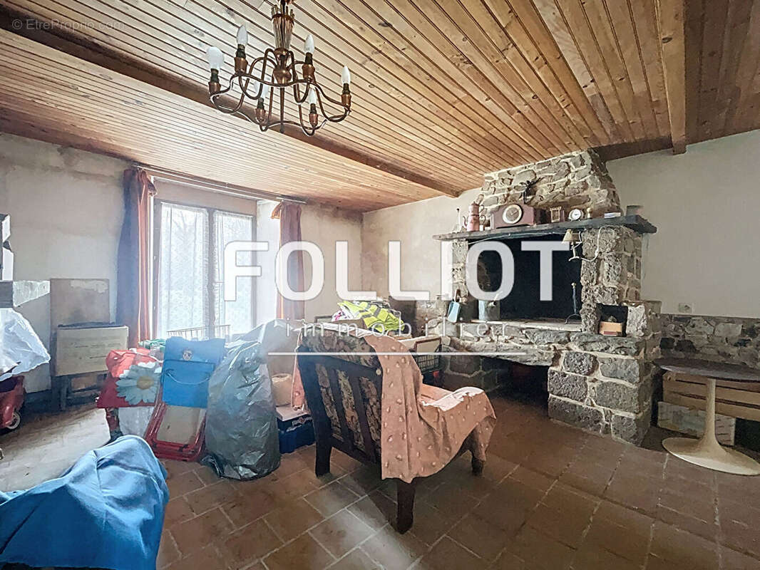 Maison à LE GUISLAIN