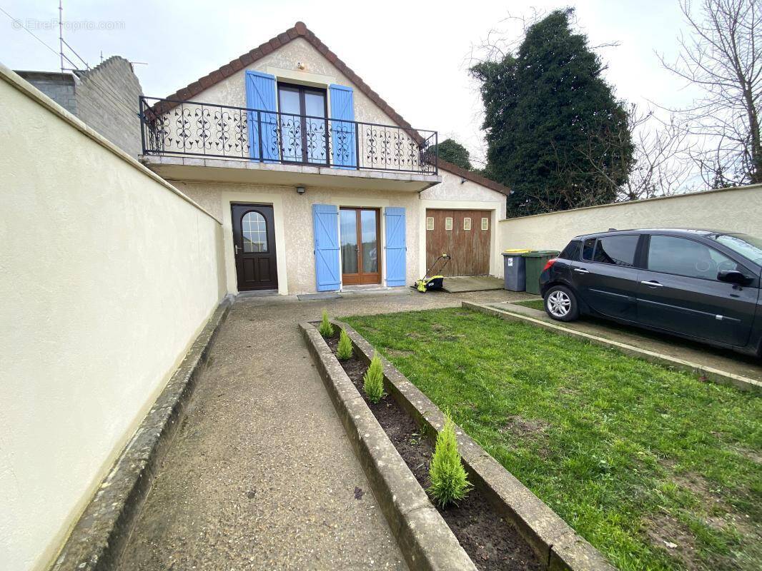 Maison à ROSNY-SUR-SEINE