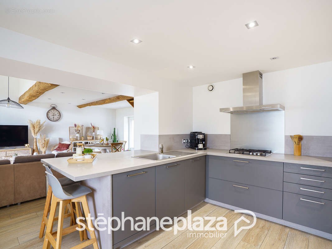 Maison à SAINT-CYR-SUR-MENTHON