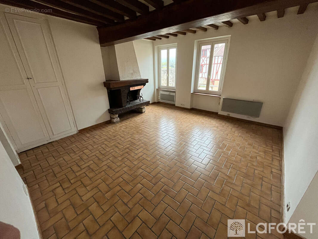 Appartement à MANTES-LA-JOLIE