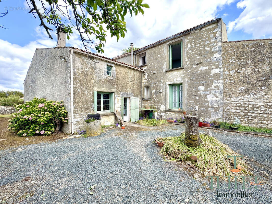 Maison à SAINT-SORNIN
