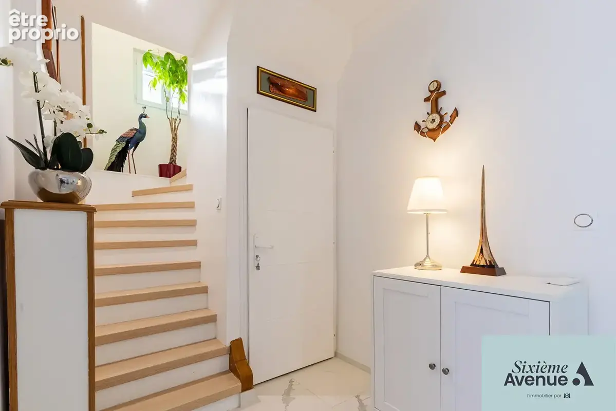 Maison meulière familiale avec piscine couverte, jardin et garage - photo 11