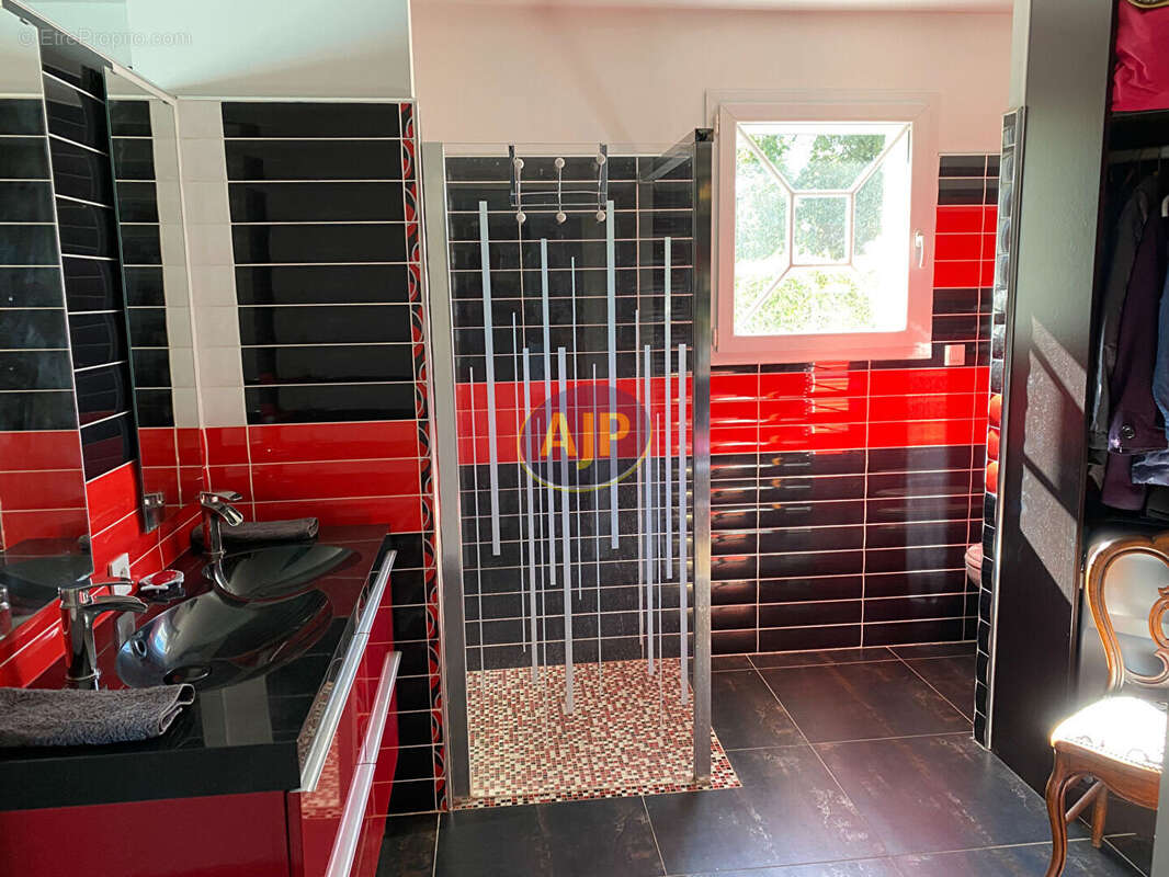 Maison à NAUJAC-SUR-MER