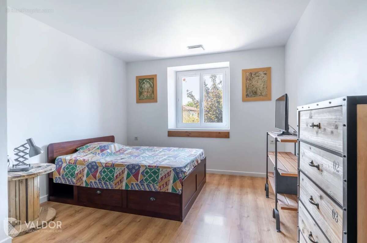 Maison à JASSANS-RIOTTIER