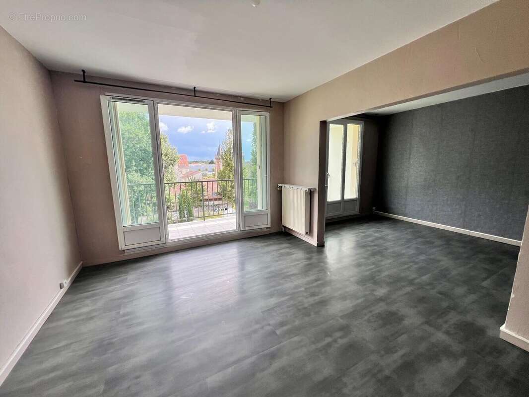 Photo 9 - Appartement à VILLERS-COTTERETS