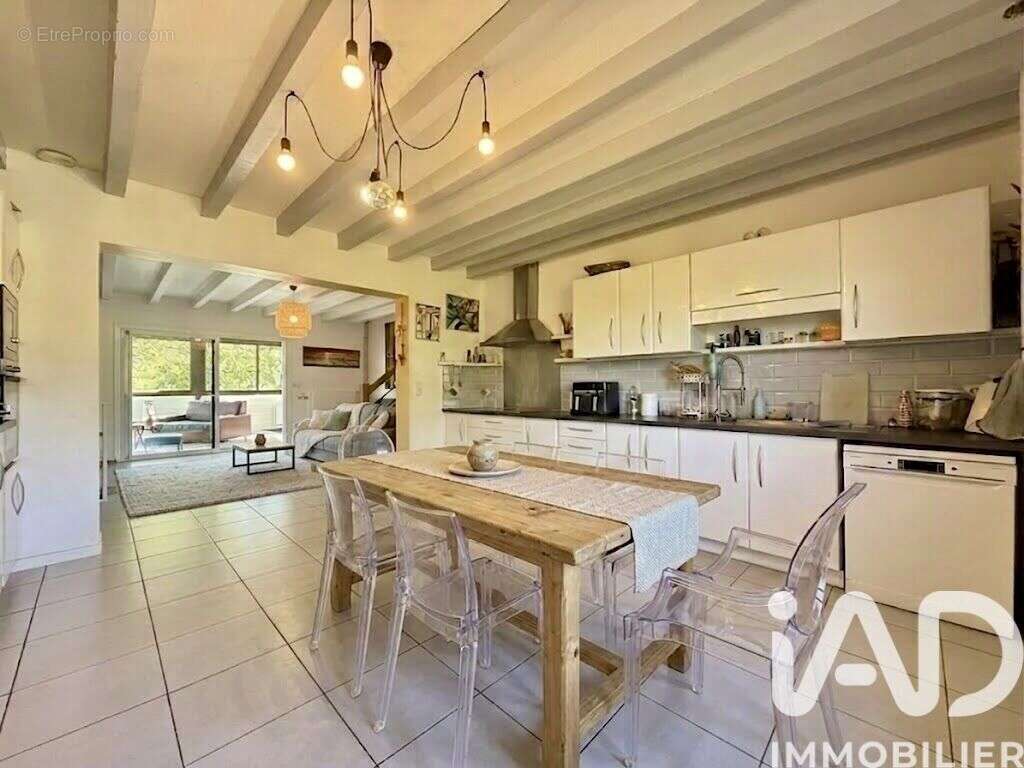 Maison 242 m² à Josse  - photo 9
