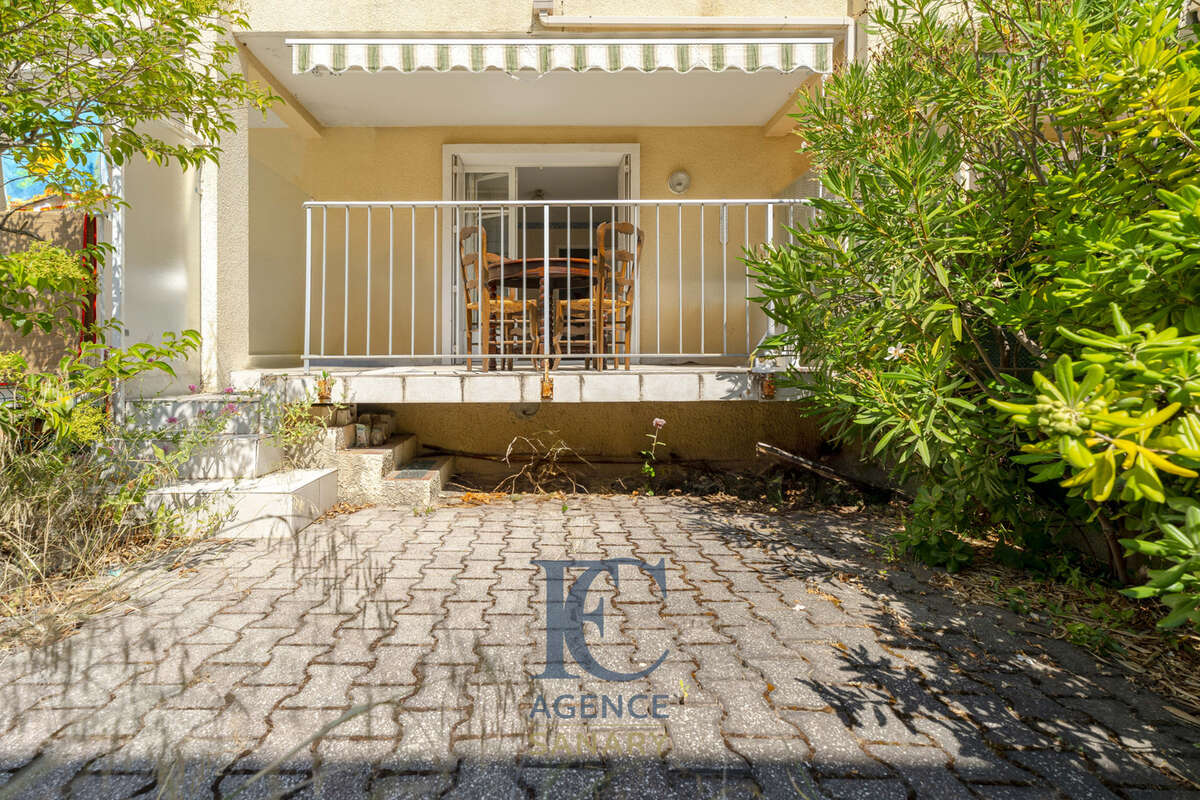 Appartement à SAINT-CYR-SUR-MER