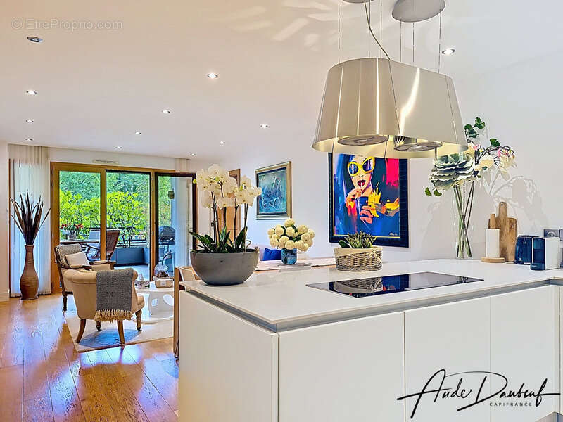 L'Elégant - Appartement T4 de 86 m2 + terrasse de 11 m2 + garage - Aux portes de Genève - photo 4