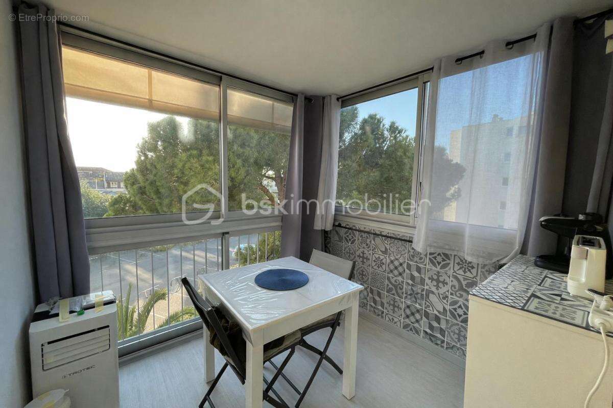 Studio meublé avec loggia fermée et parking – Rive Gauche – À 250 m de la plage - photo 8