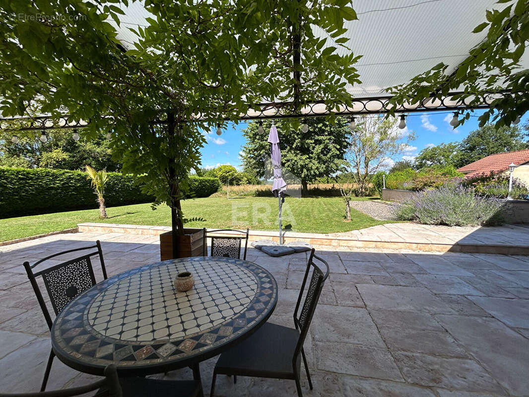 Maison 176m² à varambon - photo 2