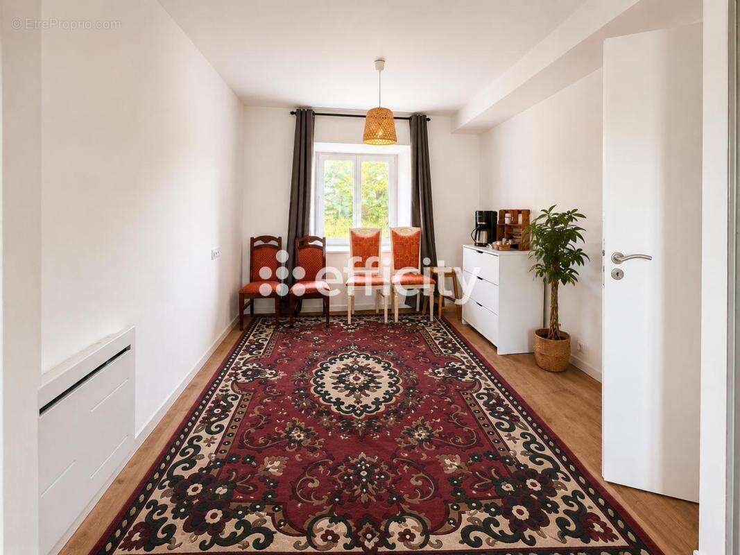 Maison à JANZE