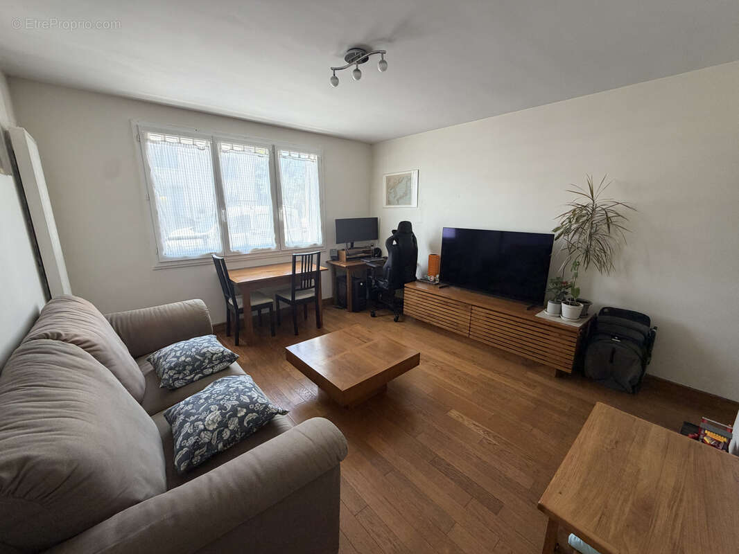 Appartement à HOUILLES