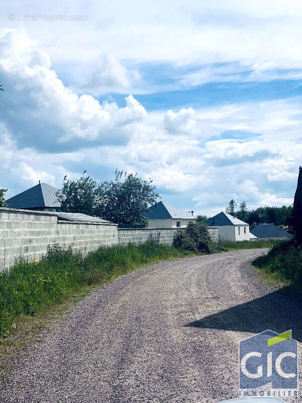 Terrain à ESQUAY-SUR-SEULLES
