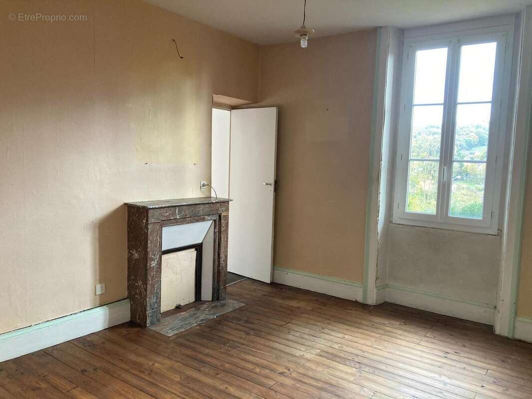 Photo 7 - Maison à YDES