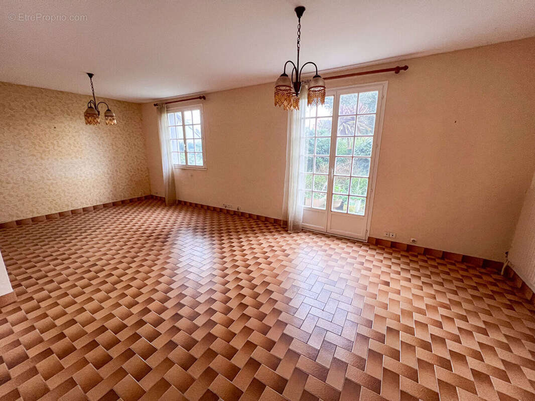 Maison à PLONEOUR-LANVERN