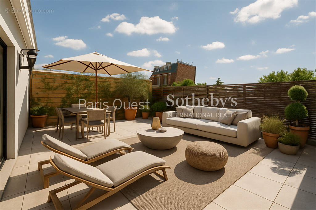 Appartement à NEUILLY-SUR-SEINE