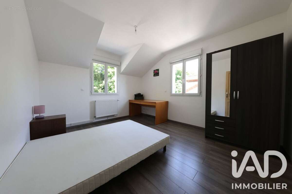 Maison 240 m² à Soisy-Sur-Seine  - photo 8