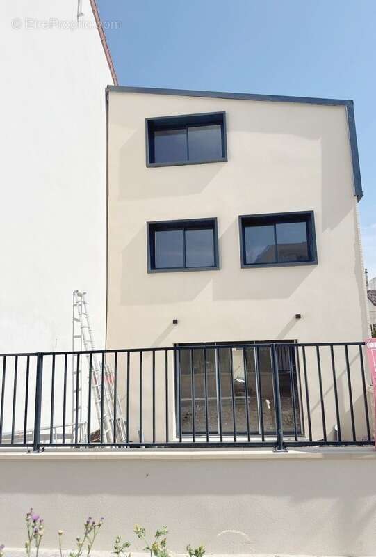 Maison construction 2026 de 6 pièces 149m2 avec jardin et parking  842 500€ BAGNOLET - photo 4