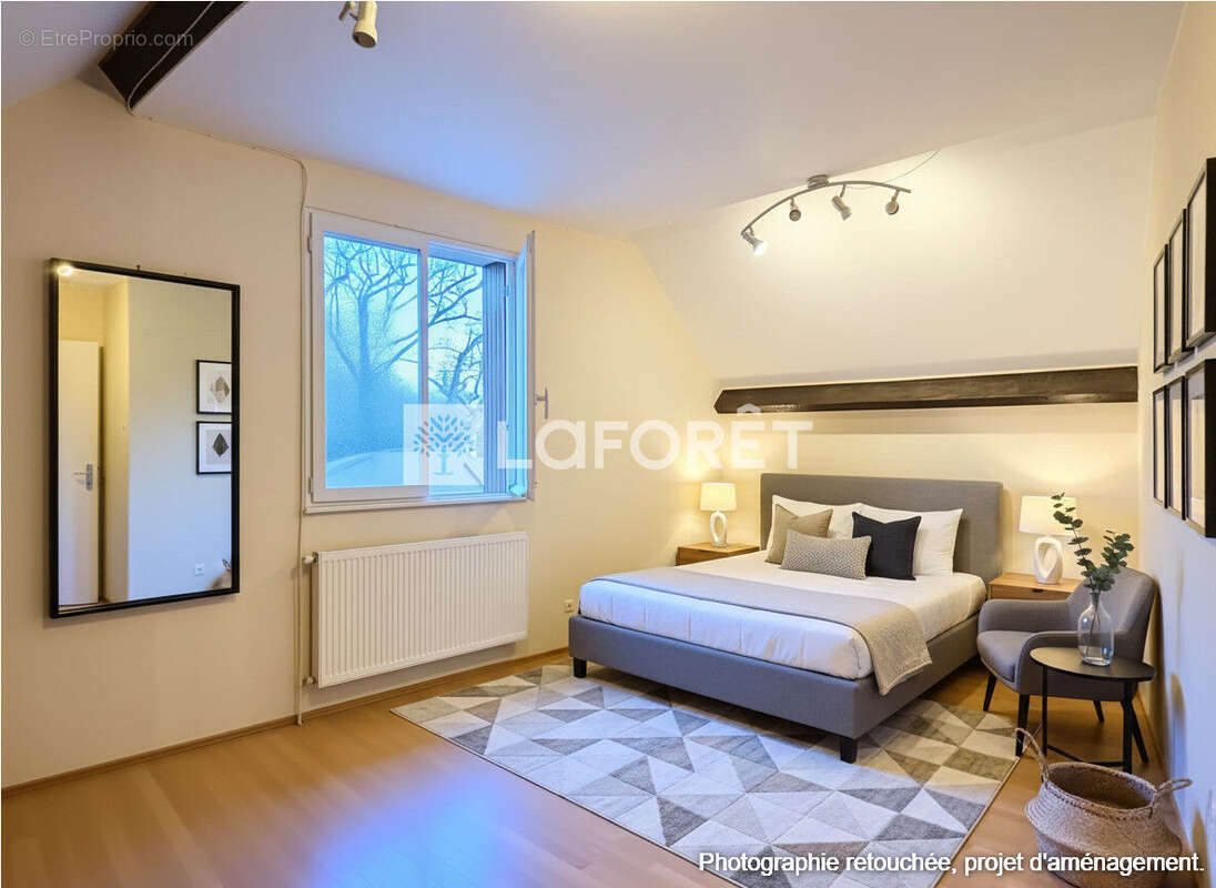 MAISON DE BOURG - LE RHEU - 8 pièces, 5 chambres - 187 m2 - Parcelle 566 m2 - photo 13